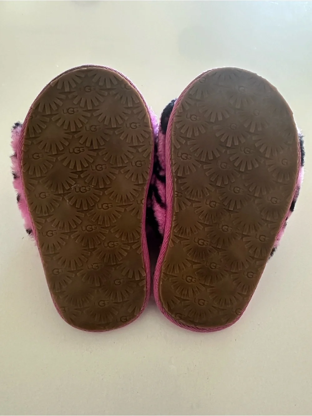UGG Fluff Yeah Slides Toddler Size 7 Tiger Stuffie Pink Black